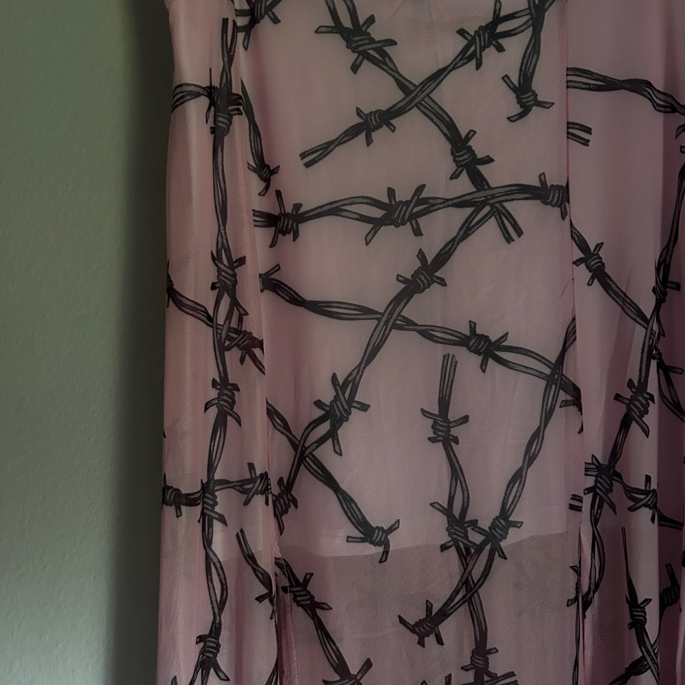 Killstar Pink Barbwire light weight skirt - Picture 3 of 6